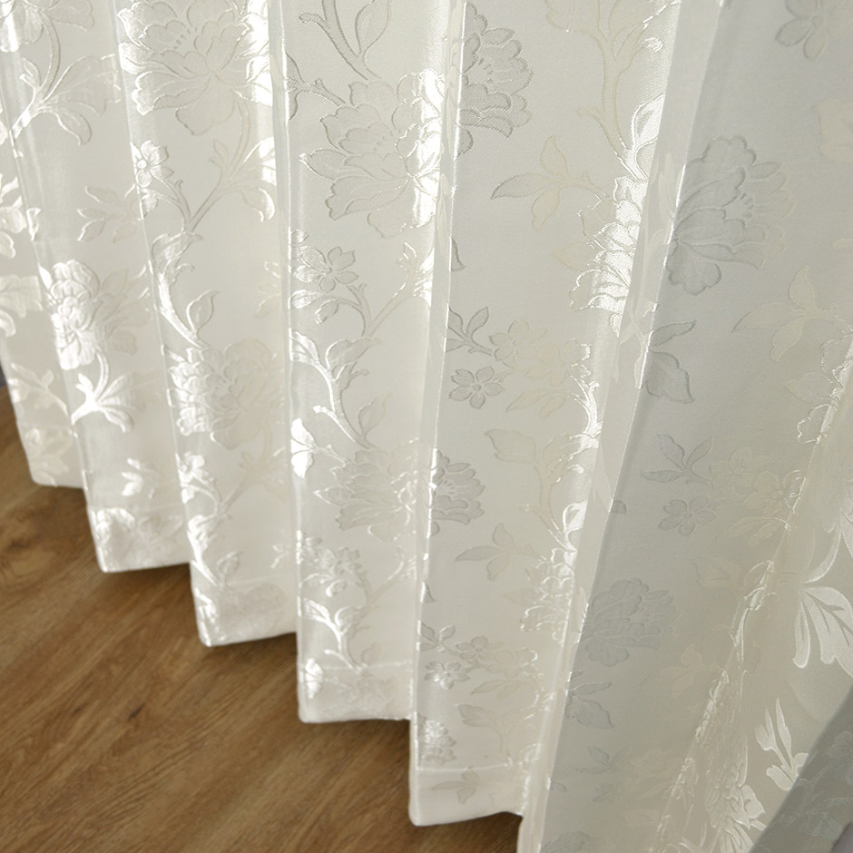光沢のあるジャガード織りが美しい3級遮光カーテン　ナセリー