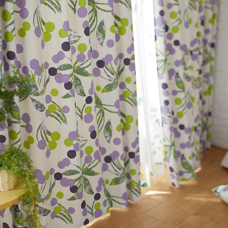 【2級遮光カーテン】北欧テイストのリズミカルなドットの花柄　ポポロ